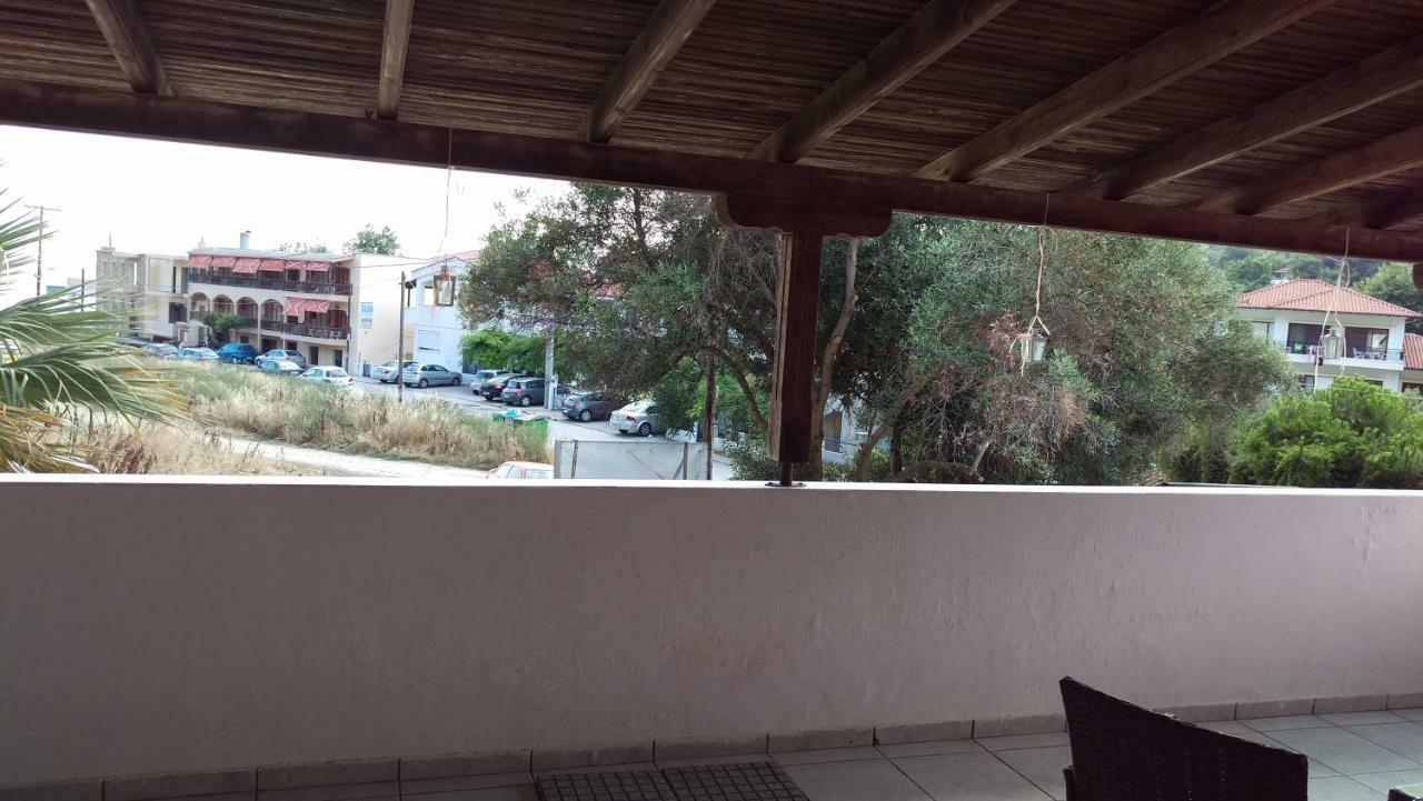 Dimitris & Vassiliki'S Apartment Посиди Екстериор снимка