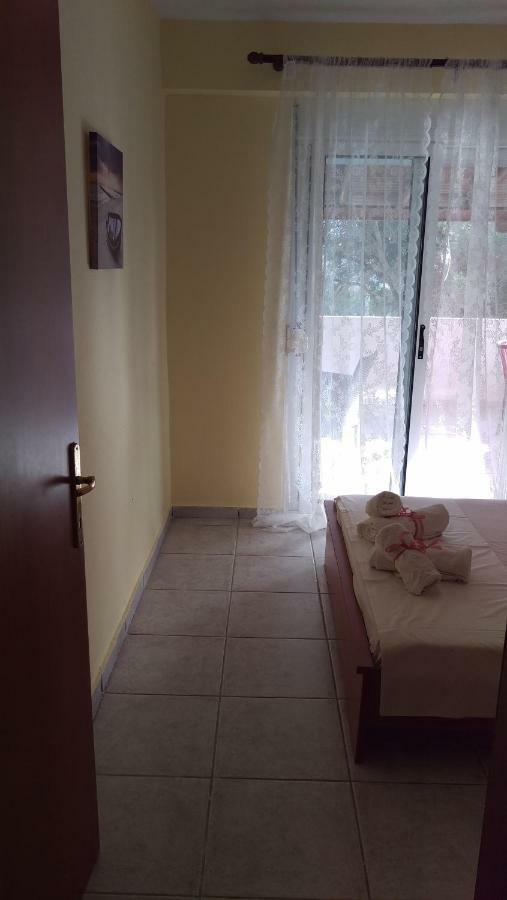 Dimitris & Vassiliki'S Apartment Посиди Екстериор снимка